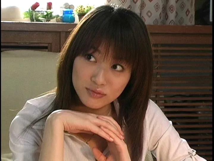 FANZAが提供している若妻家庭教師 年下のオトコに甘えられる妻の快感…(139d00405)のサンプル画像-10