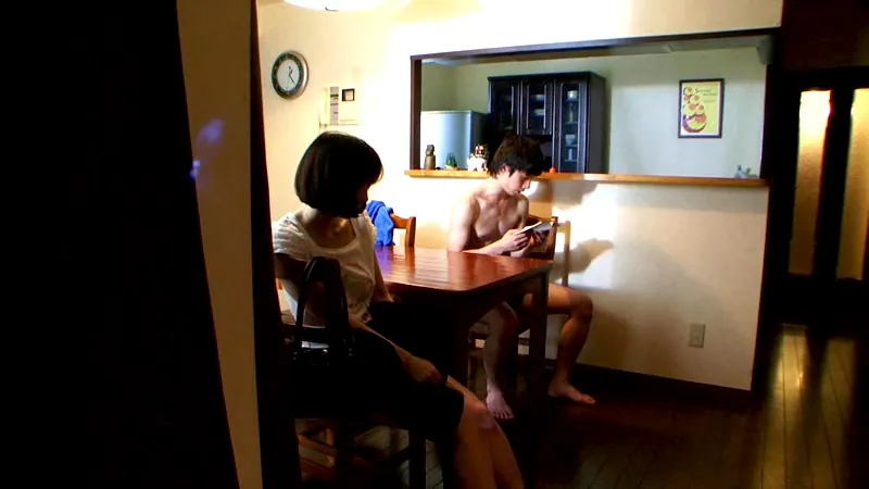 FANZAが提供している憧れの人妻（ひと） 年下男と情事に溺れた日々 R18版(139d00583)のサンプル画像-14