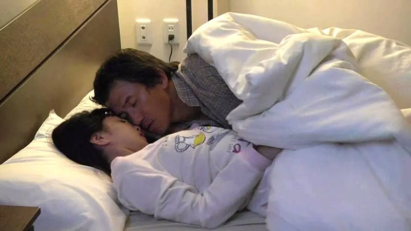 FANZAが提供している愛しの若妻 夫には内緒で(139legendp00004)のサンプル画像-11