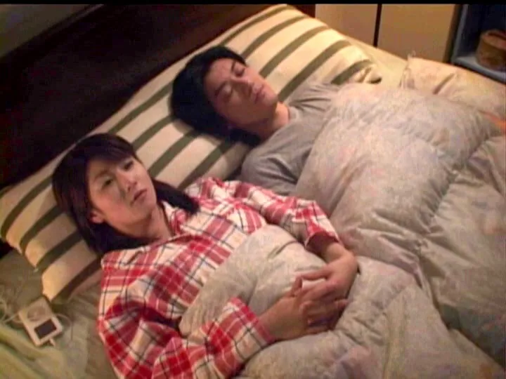 FANZAが提供している人妻劇場~抑え切れない女たち~ 秘蔵未公開映像付 総集編(144mrld00007)のサンプル画像-1