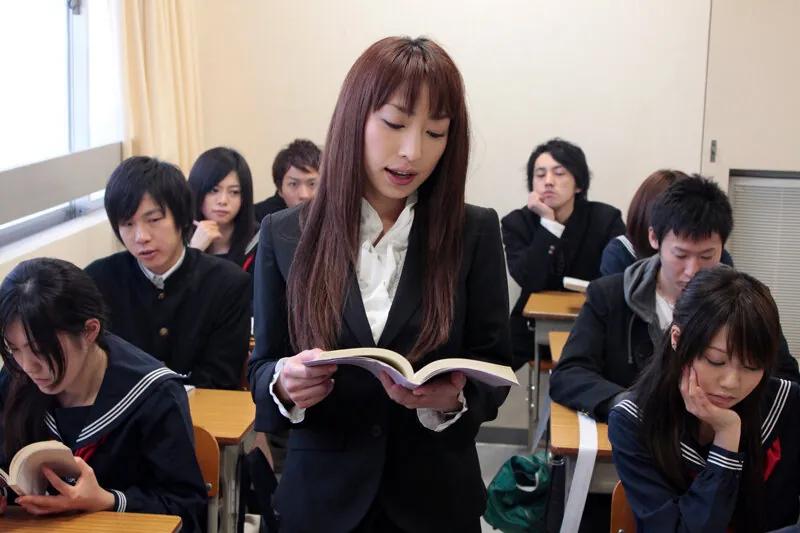 FANZAが提供している新任女教師 20th ひとりぼっちの献身(145dvs00144)のサンプル画像-6