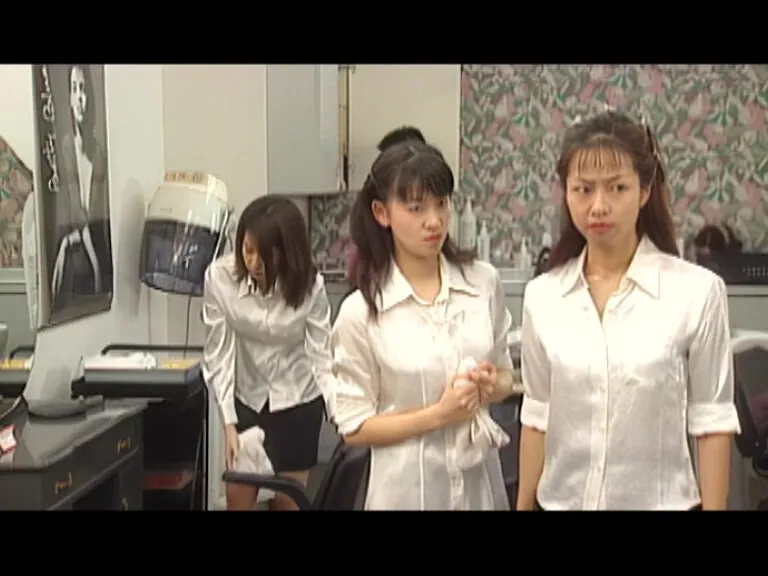 FANZAが提供している火曜日の美容師たち(145vs000030)のサンプル画像-8