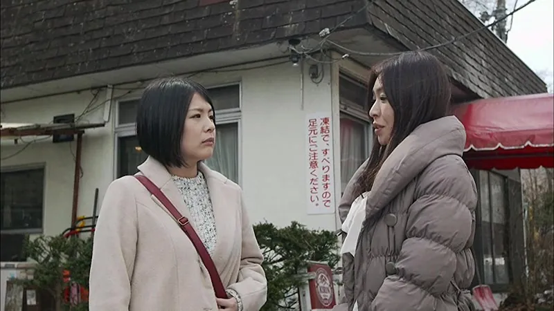FANZAが提供している巨乳OLと美乳人妻 ~北へ向かう女たち~(174okuram00564)のサンプル画像-8