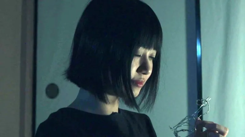 FANZAが提供している人妻漂流 静寂のあえぎ(174okuram00577)のサンプル画像-12