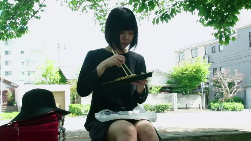 FANZAが提供している人妻漂流 静寂のあえぎ(174okuram00577)のサンプル画像-2