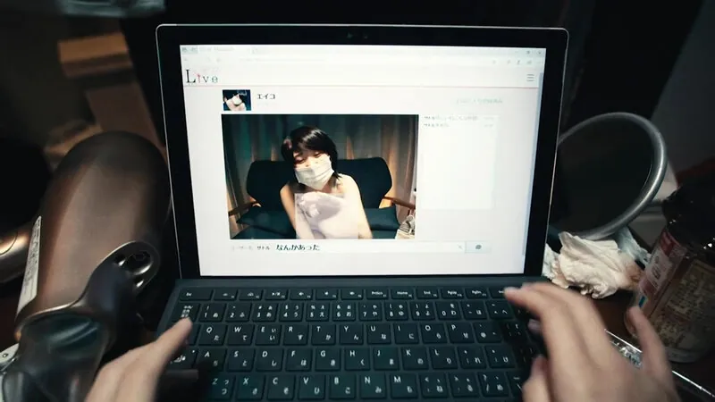 FANZAが提供している若妻ナマ配信 見せたがり(174okuram00715)のサンプル画像-8