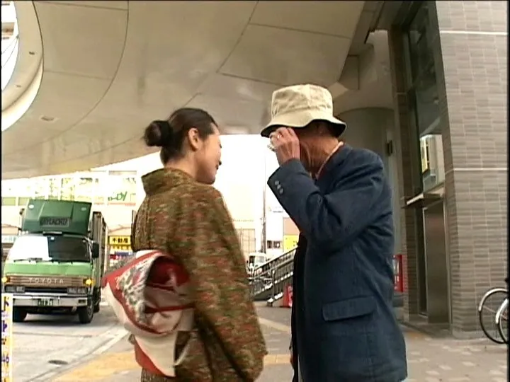 FANZAが提供している衝撃 美人妻肉欲不倫~夫の前では見せない痴態~(411neo00002)のサンプル画像-16