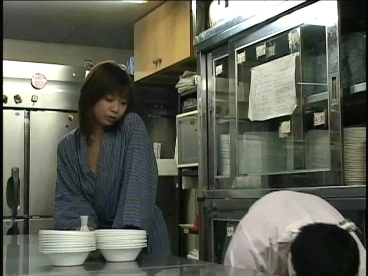 FANZAが提供している欲情 湯けむり旅館~美人女将がご奉仕します~(414moon00001)のサンプル画像-18