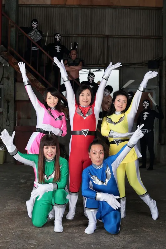 FANZAが提供している熟年淫乱戦士オバレンジャー(5161aben00032)のサンプル画像-1