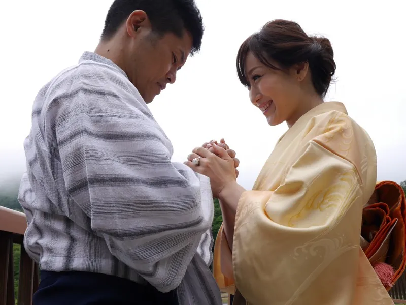 FANZAが提供している【川上ゆう/浅井舞香】エロくてたまらない美人女将が濃厚セックスでおもてなし(5161aben00037)のサンプル画像-9