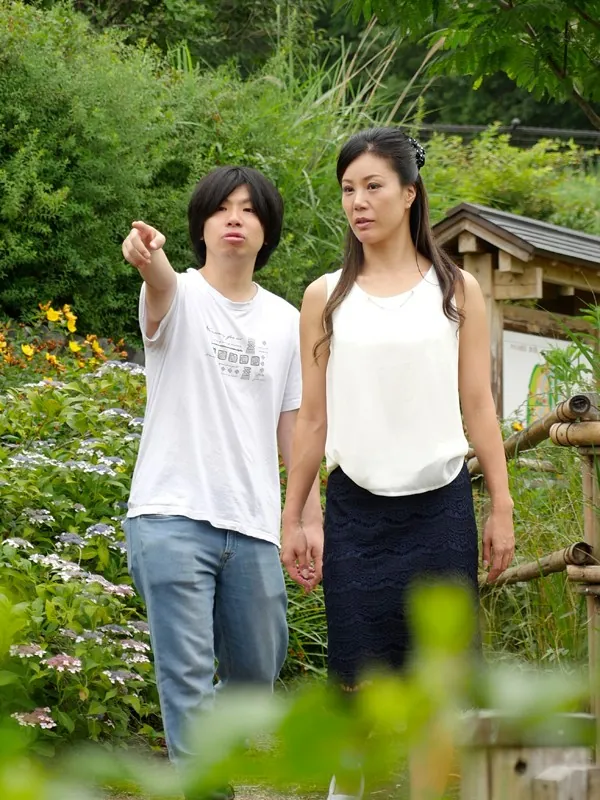 FANZAが提供している【川上ゆう/片瀬仁美】母●交尾 義母と息子の絶頂SEX秘湯旅！(5161aben00038)のサンプル画像-2