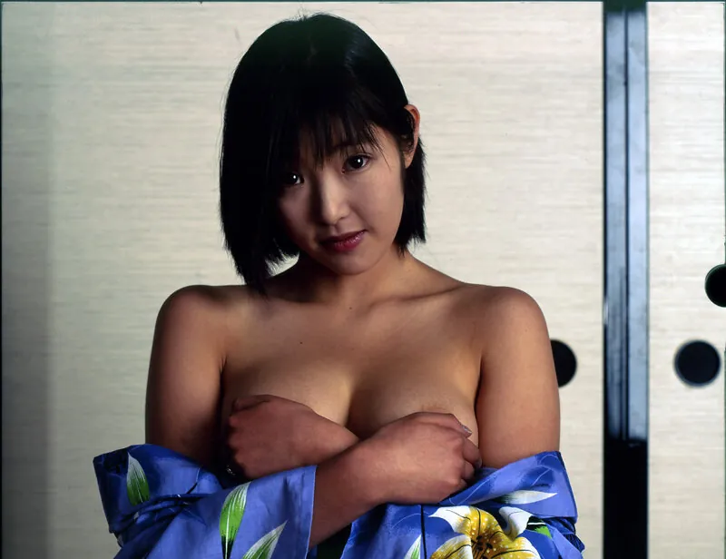 FANZAが提供している人妻・覗かれた情欲 ラブ・トラップ(5342gp14719)のサンプル画像-1