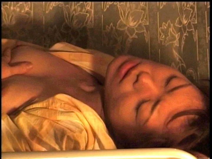 FANZAが提供している素人（性）体験白書2001(h_062lip00031)のサンプル画像-3