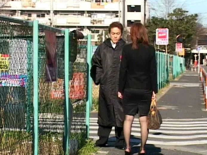 FANZAが提供している新制服の虜・危険な香り(h_062lip00060)のサンプル画像-17