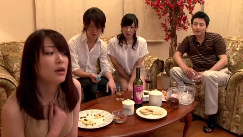 FANZAが提供している人妻調教日記 友人夫婦の目の前で(h_082acce01057)のサンプル画像-13