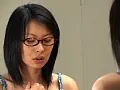 FANZAが提供している人妻痴●（秘）劇場 昼下がりの悪戯(h_082tsdv60011)のサンプル画像-10