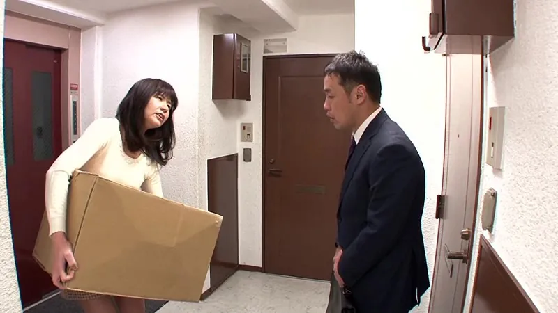 FANZAが提供しているお隣の美人妻の誘惑(h_105zb00020)のサンプル画像-7