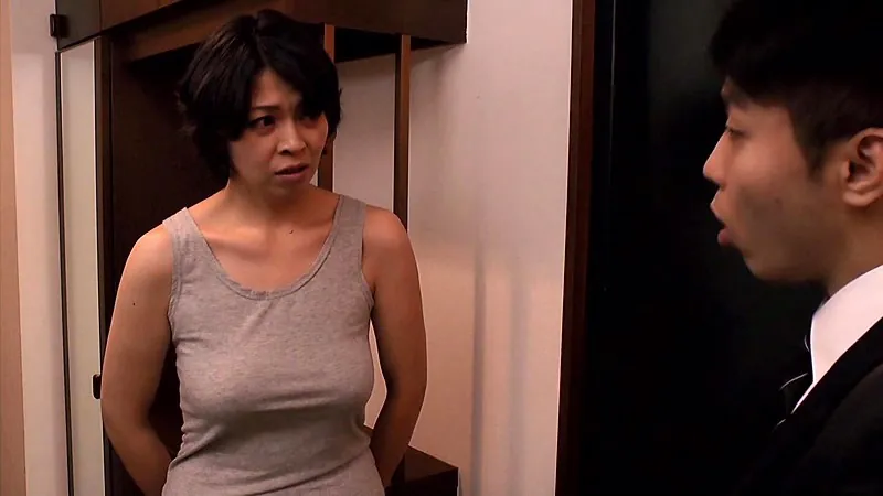 FANZAが提供している家庭訪問に来た先生をエロい体で誘惑するむっちり巨乳奥さん(h_105zb00029)のサンプル画像-1