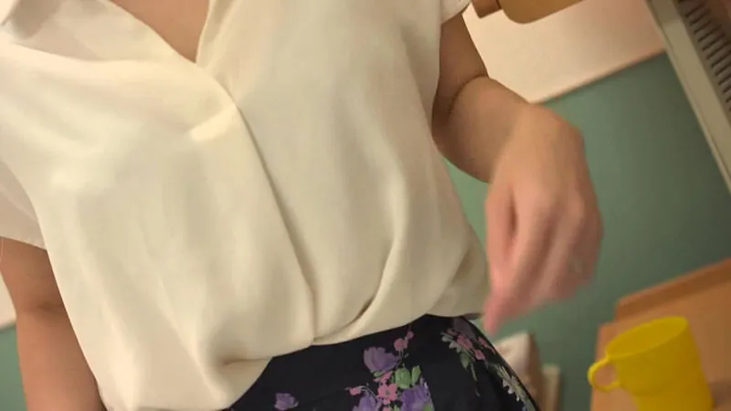 FANZAが提供しているおっぱいの大きい魅惑的なお姉さん(h_105zb00131)のサンプル画像-9