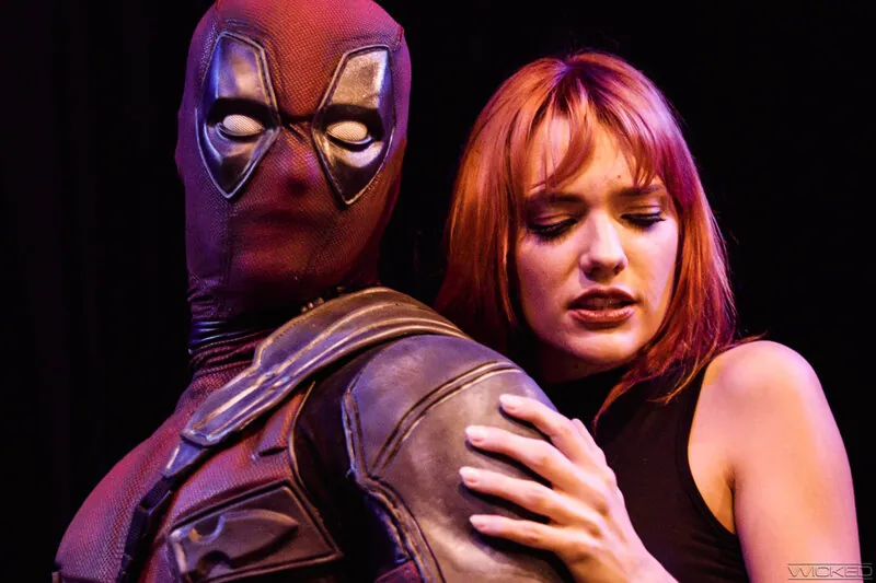 FANZAが提供しているデッド・ピュール＆オッパイダーマン(h_109bob00201)のサンプル画像-2