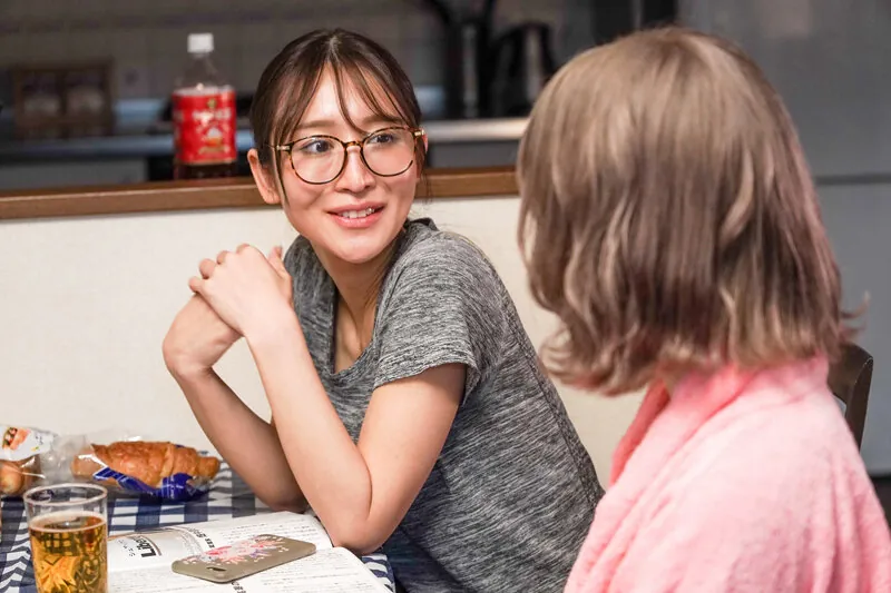 FANZAが提供している星奈あいと有村のぞみの激エロボディと絡み合うハッピーSEXライフ(h_1641hndm00003r18)のサンプル画像-14