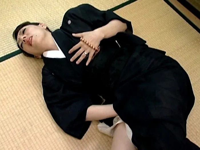 FANZAが提供している未亡人喪服の羞恥陵●(h_196jpdvd00021)のサンプル画像-12