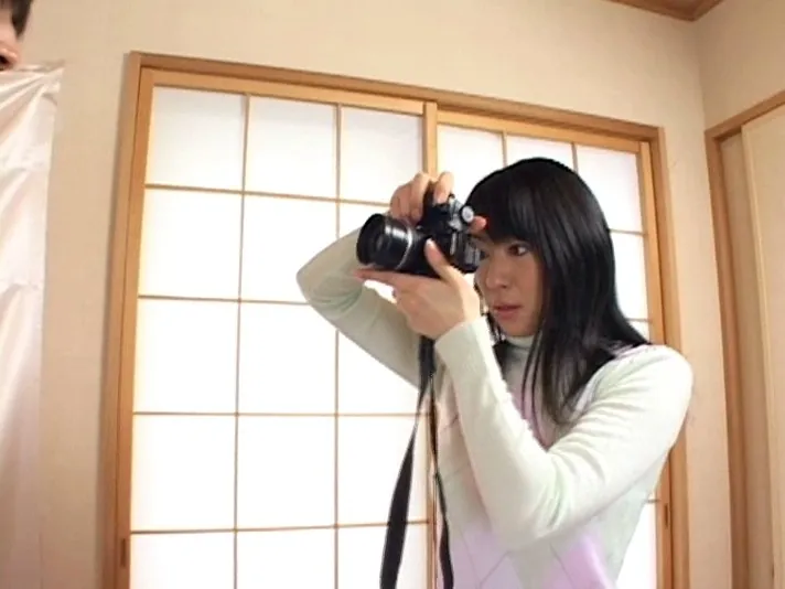 FANZAが提供している淫乱熟女 後家の恥態遊戯 ～情事の写真履歴書～(h_196jpdvd00032)のサンプル画像-1