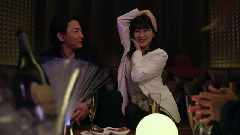 FANZAが提供している山岸逢花の凄テクホストの誘惑SEXにイキ狂う女たち(h_198need00100r18)のサンプル画像-12