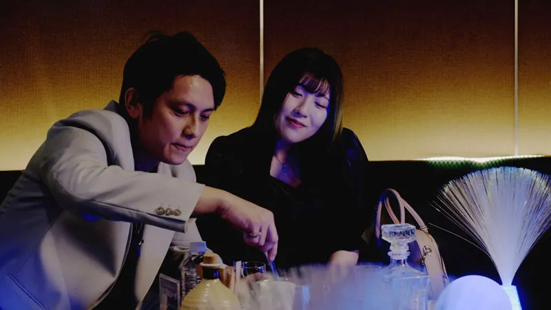 FANZAが提供している辻さくらと結城りののホストに惚れ込んで堕ちた女たちの貪欲SEX(h_198need00103r18)のサンプル画像-14