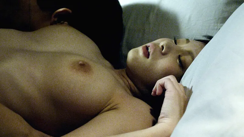 FANZAが提供している辻さくらと結城りののホストに惚れ込んで堕ちた女たちの貪欲SEX(h_198need00103r18)のサンプル画像-6