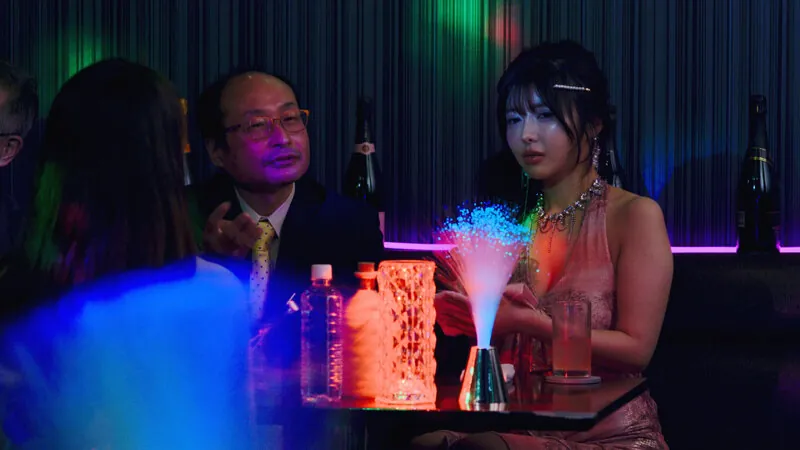 FANZAが提供している八木奈々と善場まみ（茉城まみ）のネオン街の快楽の奴●となるセクシーキャバ嬢たち(h_198need00108r18)のサンプル画像-6