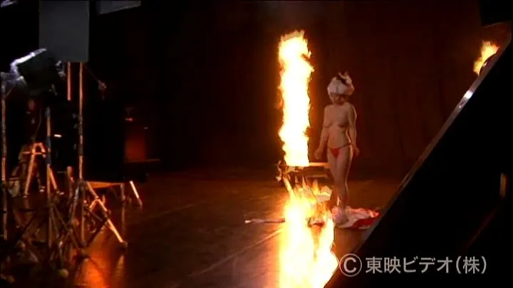 FANZAが提供している花と蛇3 特別映像 火あぶり 花嫁陵●(h_469hanatohebi00013)のサンプル画像-1