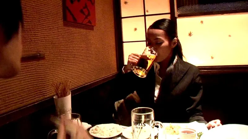 FANZAが提供している美人上司が酔いつぶれて…(h_590rt00007)のサンプル画像-2