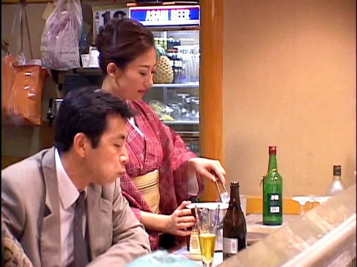 FANZAが提供している寿司屋の若女将 艶やかな義母(h_721pcr00003)のサンプル画像-2