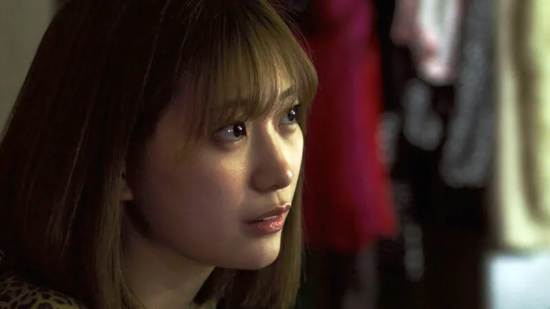 FANZAが提供している美谷朱里と二葉エマの透明人間が暴く清楚美女の淫らな本能(h_953cnpd00096r18)のサンプル画像-12